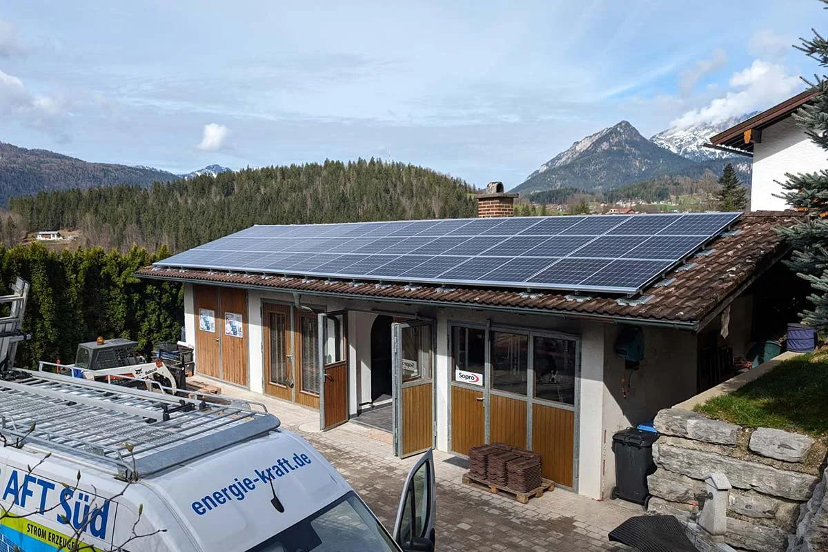 Photovoltaikanlage in Schönau am Königssee mit 10,56 kWp, Gewerbeanlage
